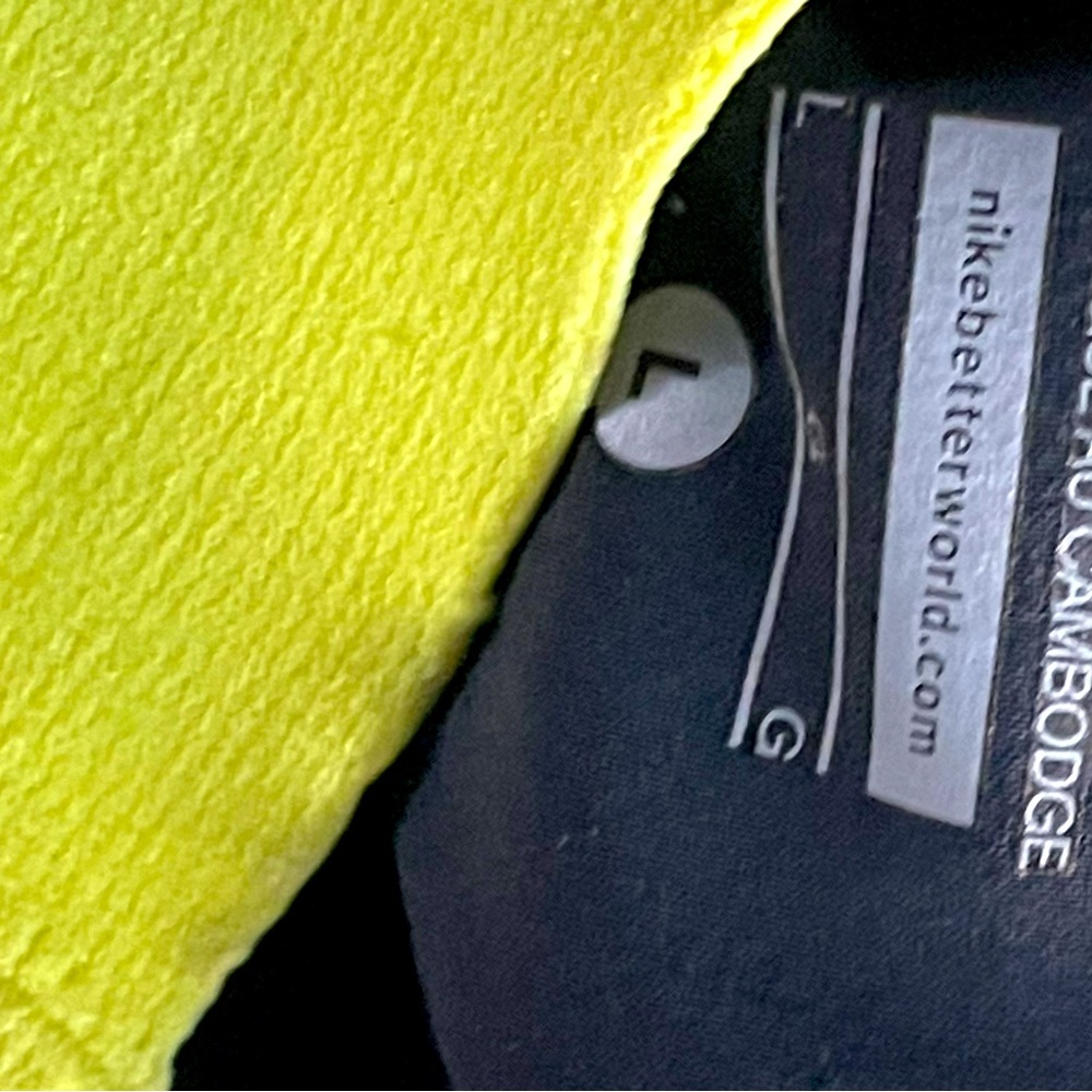 Nike - Picture 3 of 3